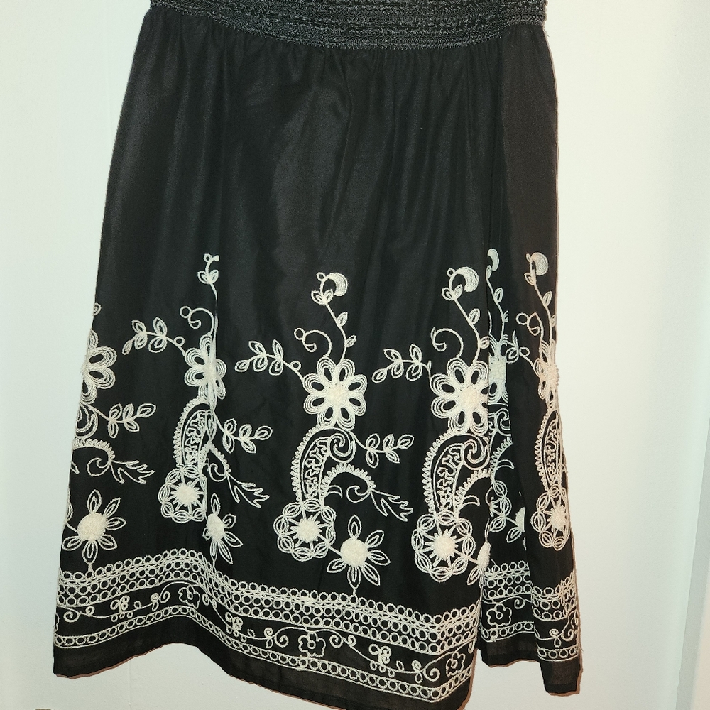 Studio West Black and White Embroidered Boho A-Line Skirt